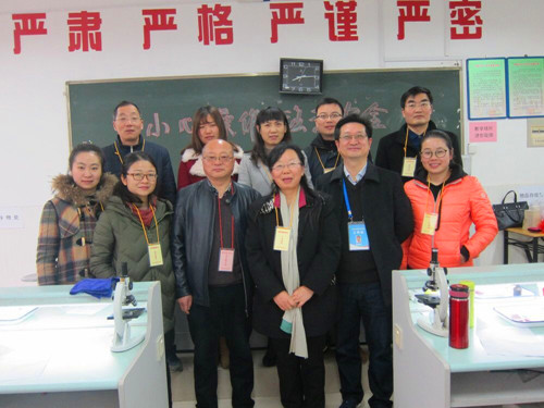 考试院领导与考评教师合影留念_副本.jpg