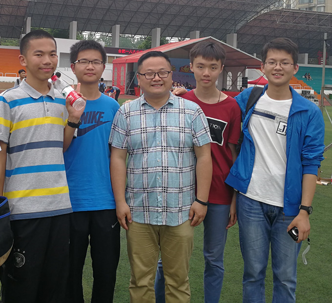 周健_副本.jpg 周健_副本.jpg