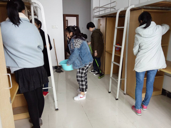 雷锋月活动2ce3fd6180ecffb4_副本.jpg