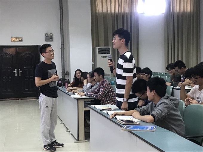 1丁时磊老师执教中IMG_6107.JPG