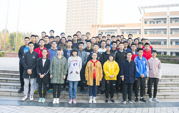2018年数竞获奖同学_副本.jpg