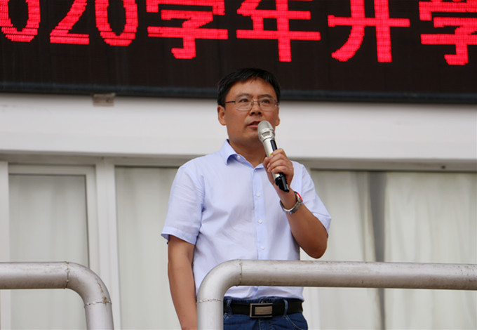 吴校.jpg 吴校.jpg