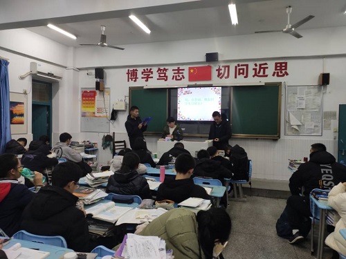 EBC7B04FCEB741D88301506E8C3CCF62.jpg