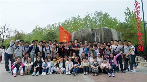 远足拉练集体照(1)_mh1622122216297.jpg