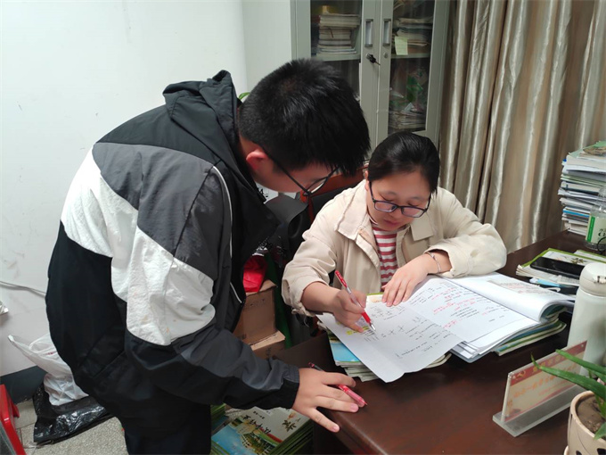 鲁元华2.jpg