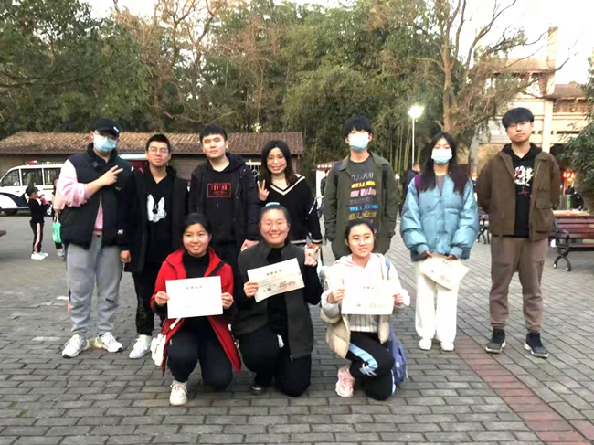 志愿者合影2.jpg