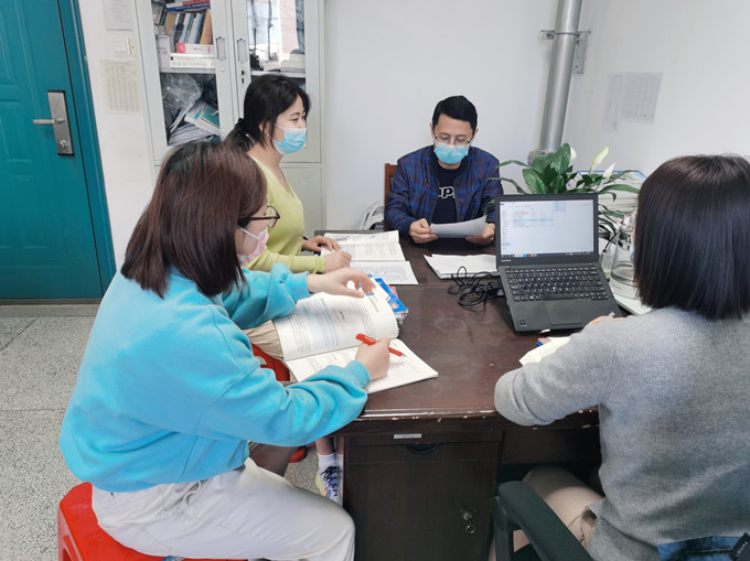 政治备课组.jpg
