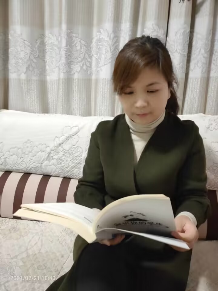李丽.jpg