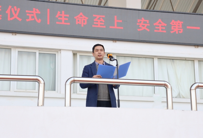汪聪_副本.jpg