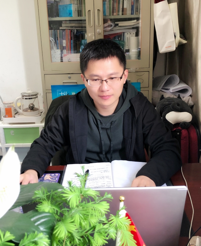 潘磊_副本.jpg