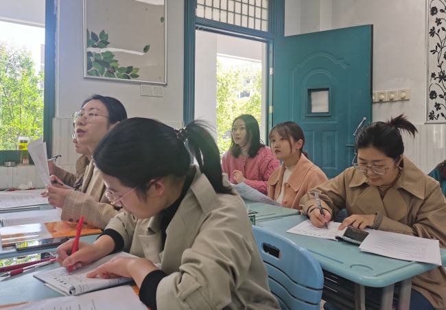 2工作室成员参加活动_副本.jpg