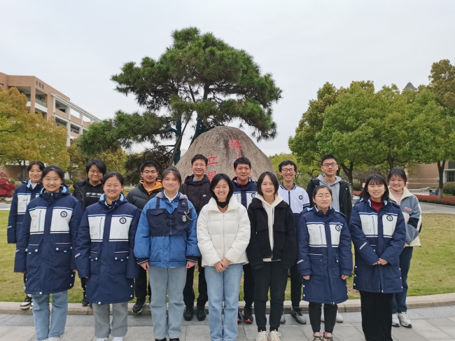 部分获奖学生合影-王芳班_副本.jpg