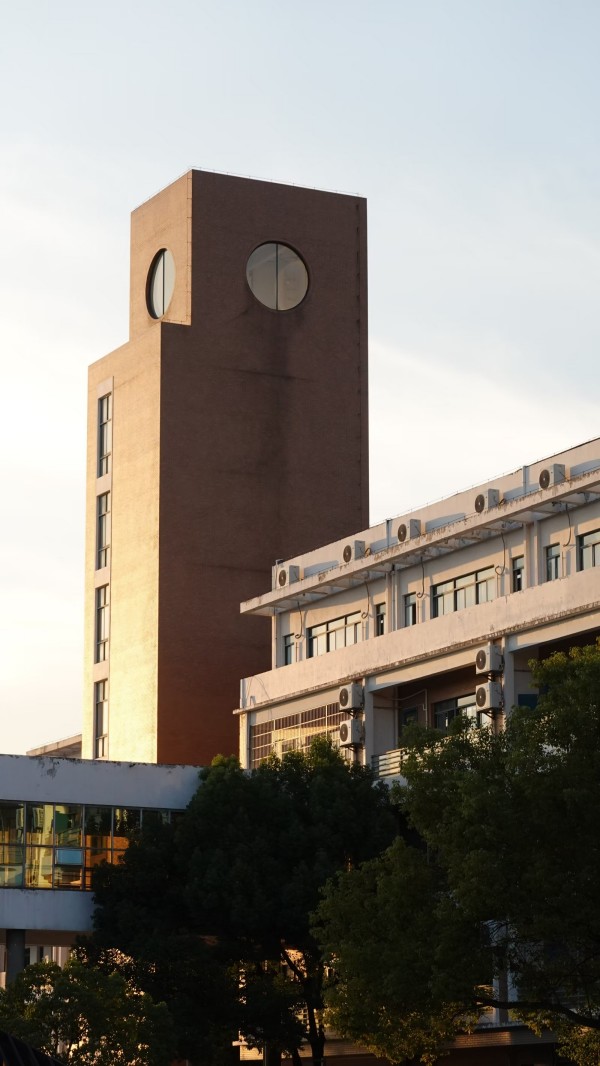 校园2_副本.jpg 校园2_副本.jpg