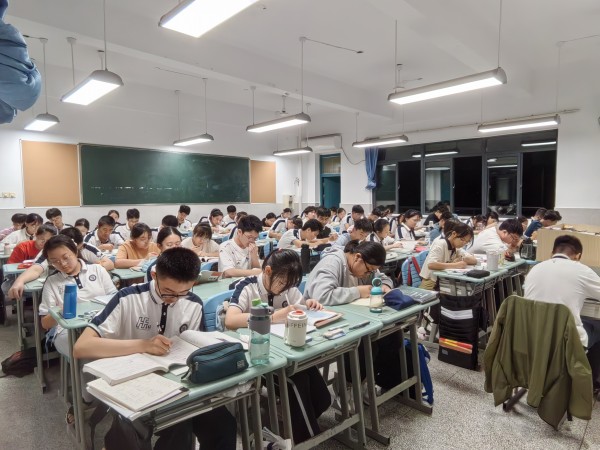 晚自习.jpg
