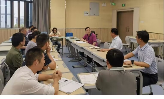 数学-沐方华_副本.jpg 数学-沐方华_副本.jpg