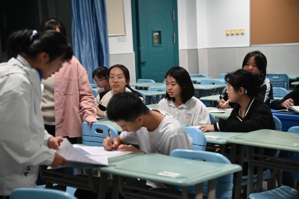 模拟法庭会议1_副本.jpg 模拟法庭会议1_副本.jpg