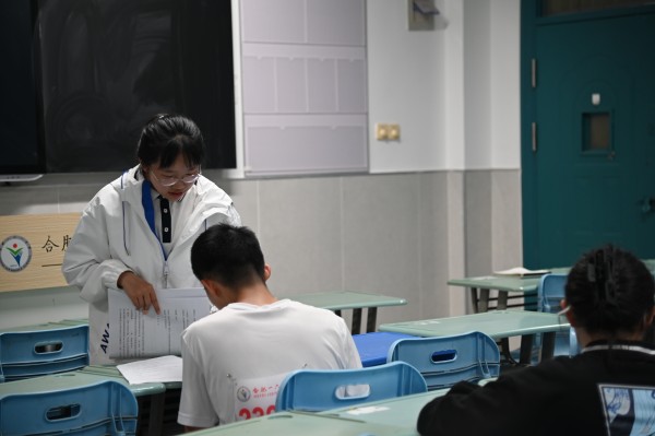 模拟法庭会议2_副本.jpg 模拟法庭会议2_副本.jpg