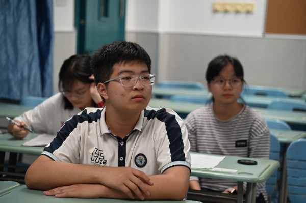 模拟法庭会议5_副本.jpg 模拟法庭会议5_副本.jpg