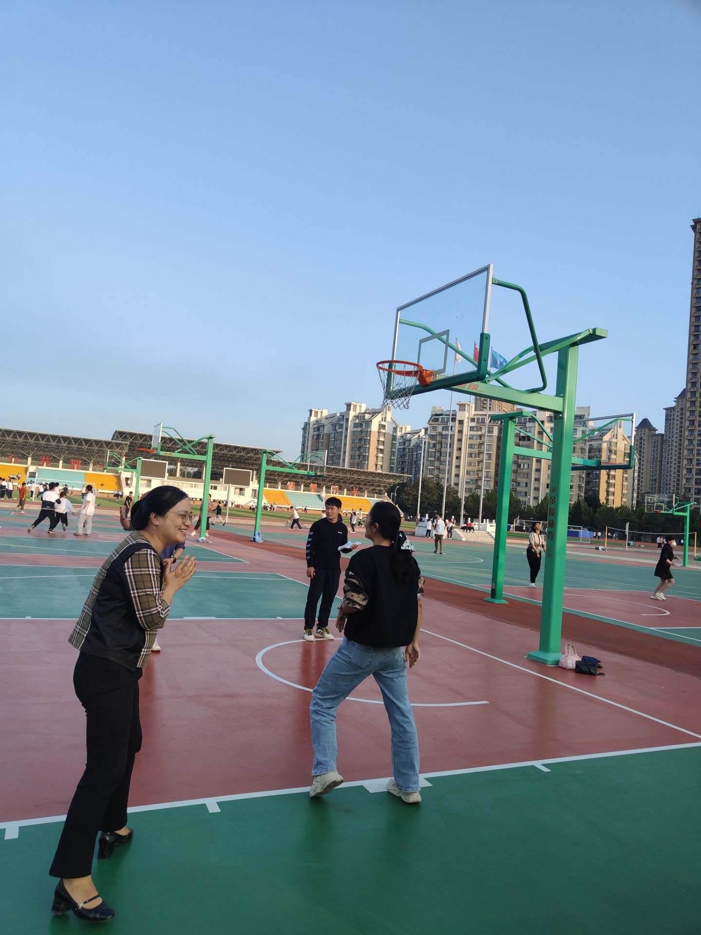 女子定点投篮.jpg