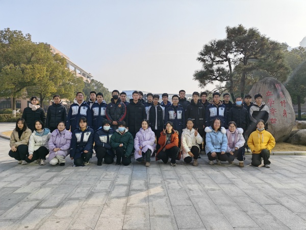 部分获奖学生合影2.jpg