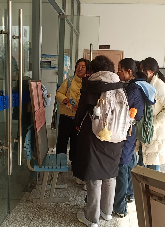 学生看结果2_副本.jpg