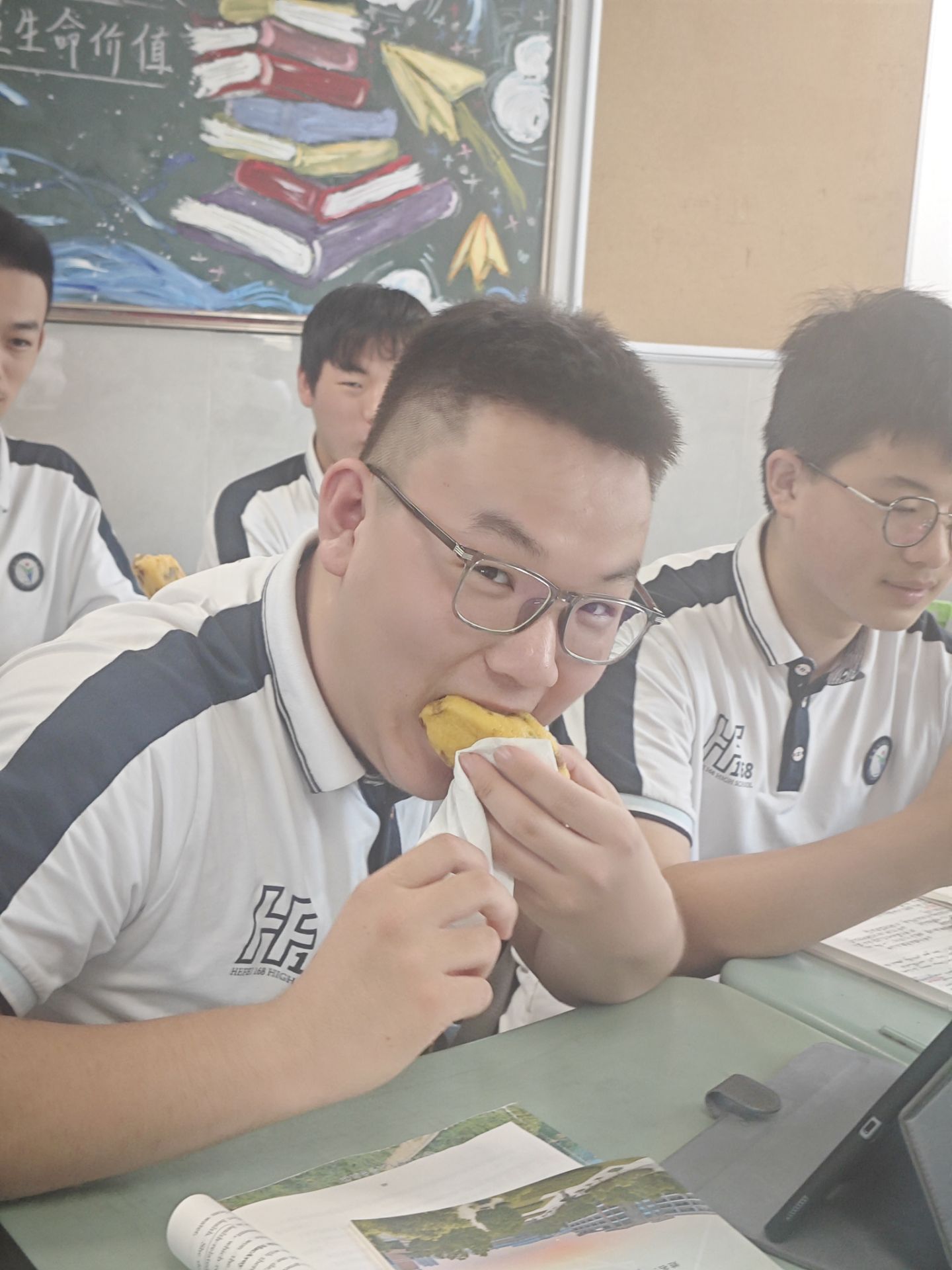 daa9fad89a3e874a8f4d60193e29abca