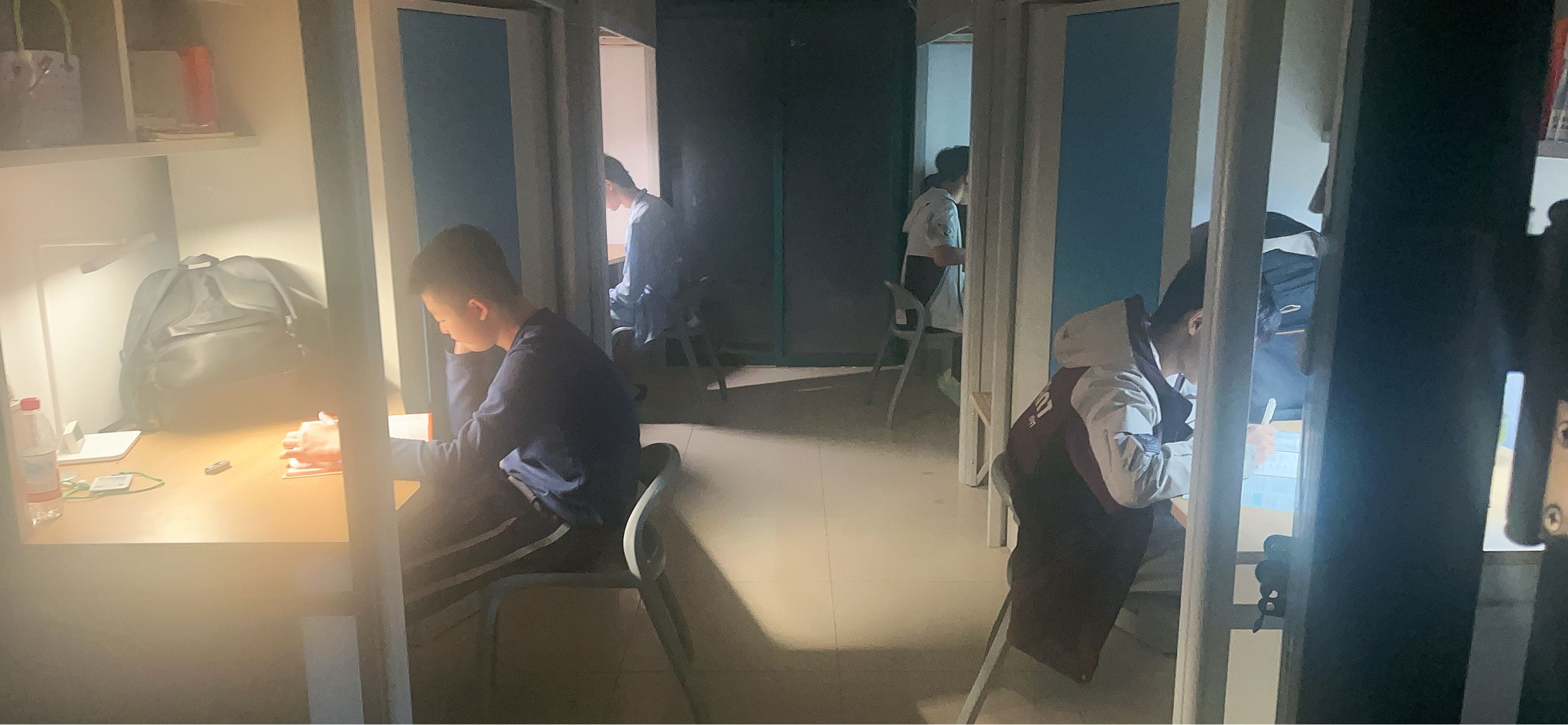 A5F6DAB3B8E7E00B3F576E8C3BB3125A