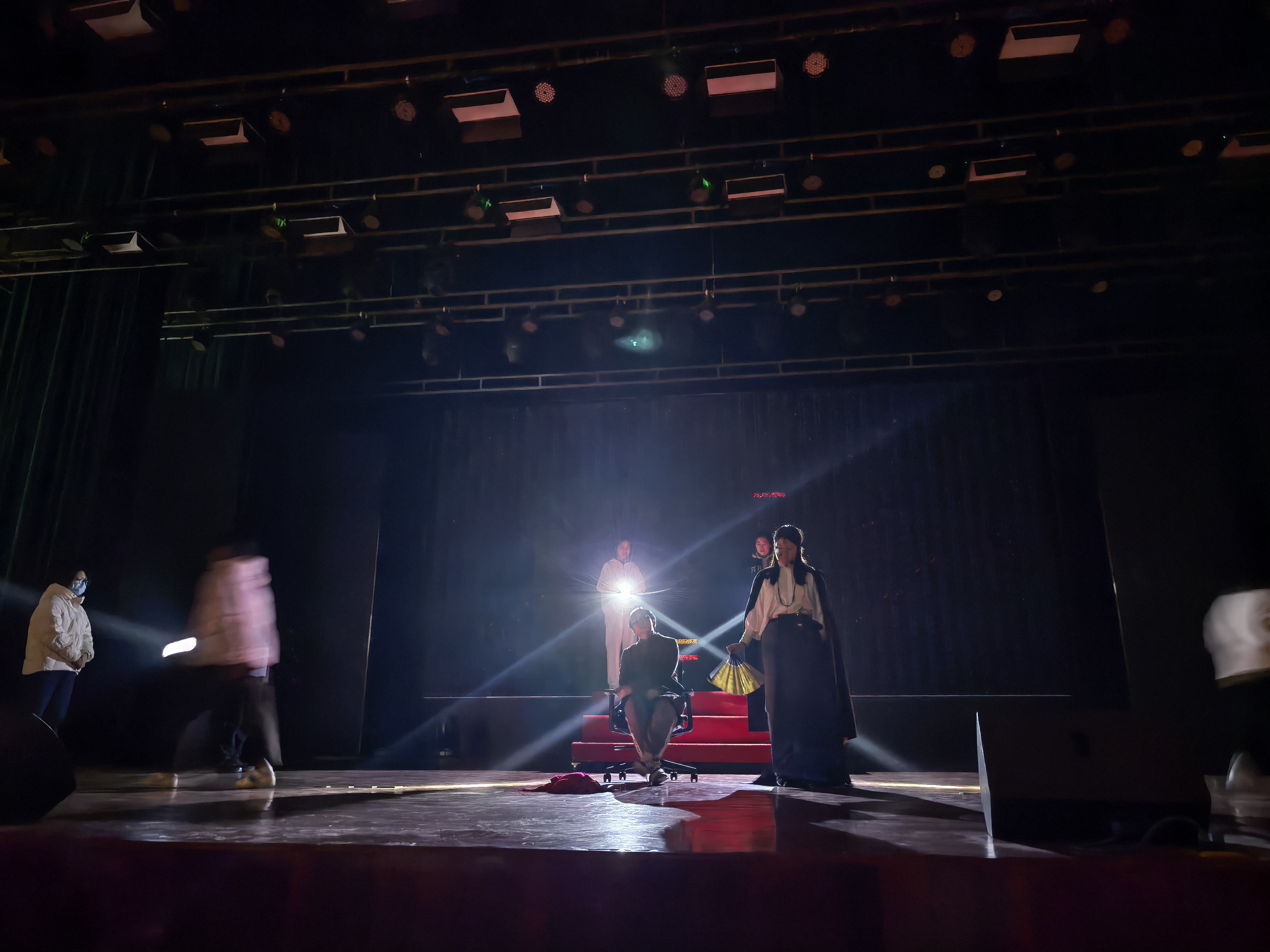 82568FE52F0DAF4E3886D687EF5C6C21