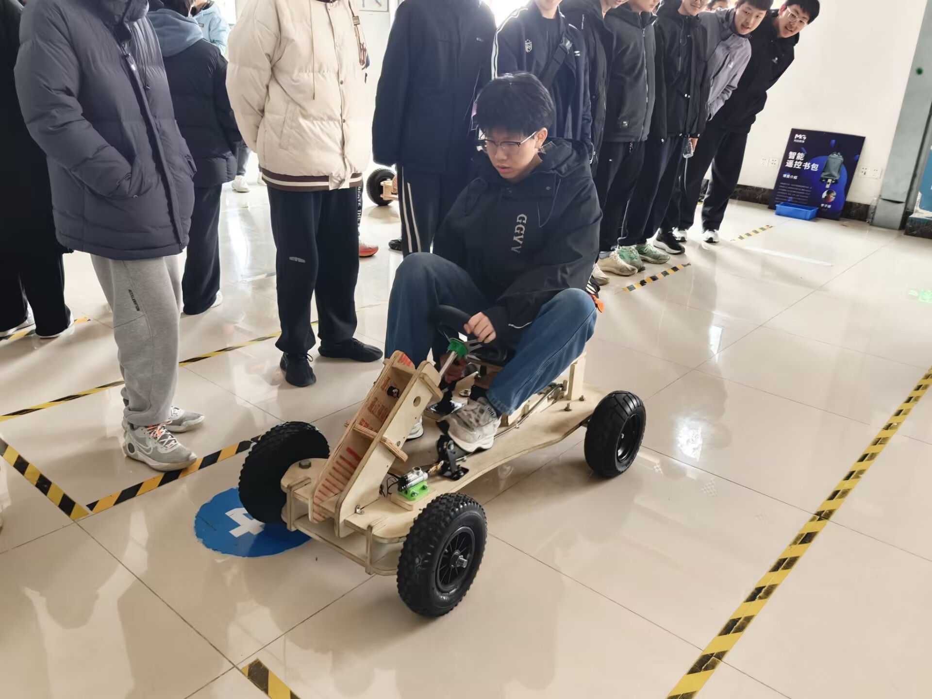 C1670BAAA0F70F81DBA2476F50112EE4