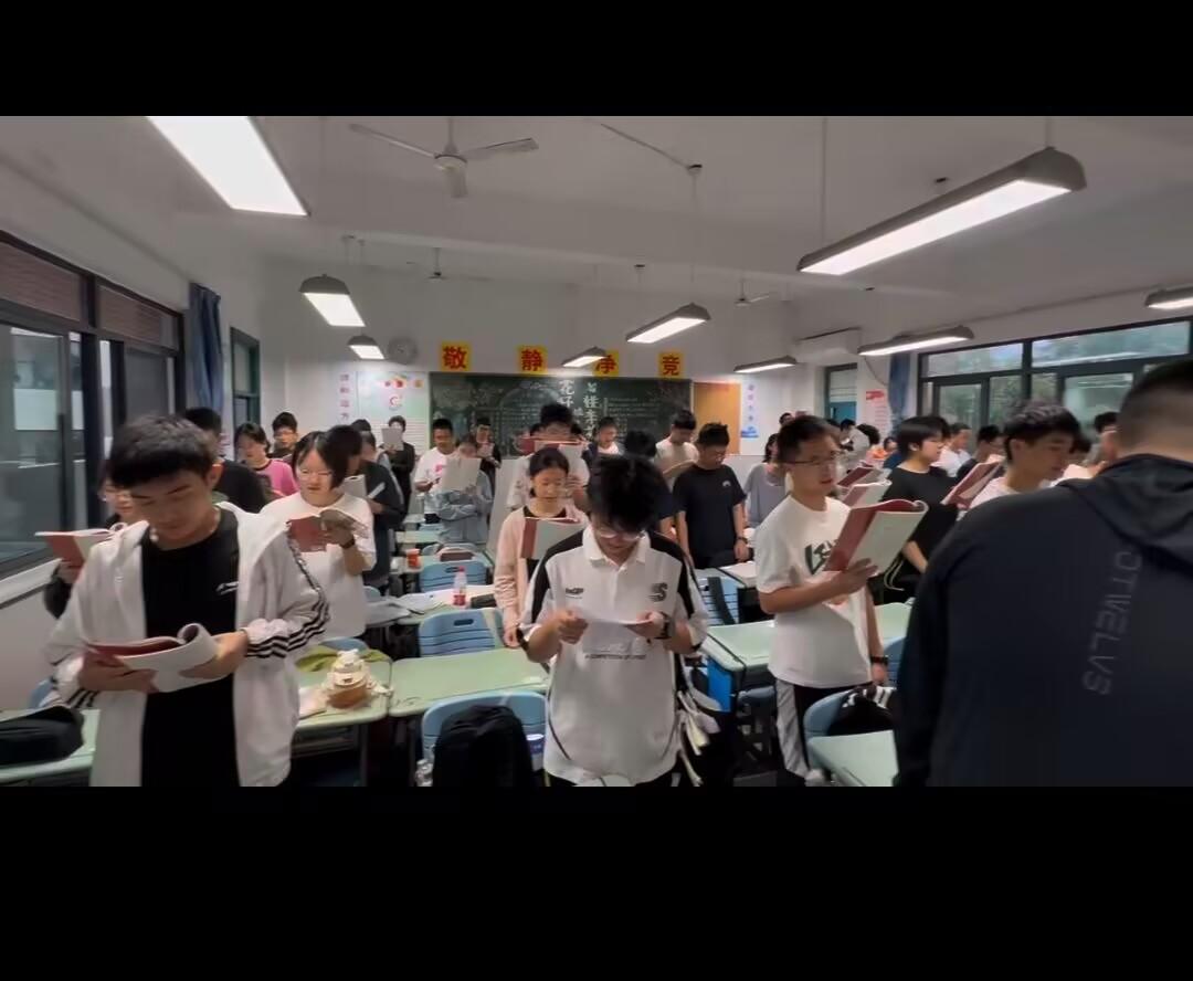 D890F332ACD42886905F0AB8ED63956E