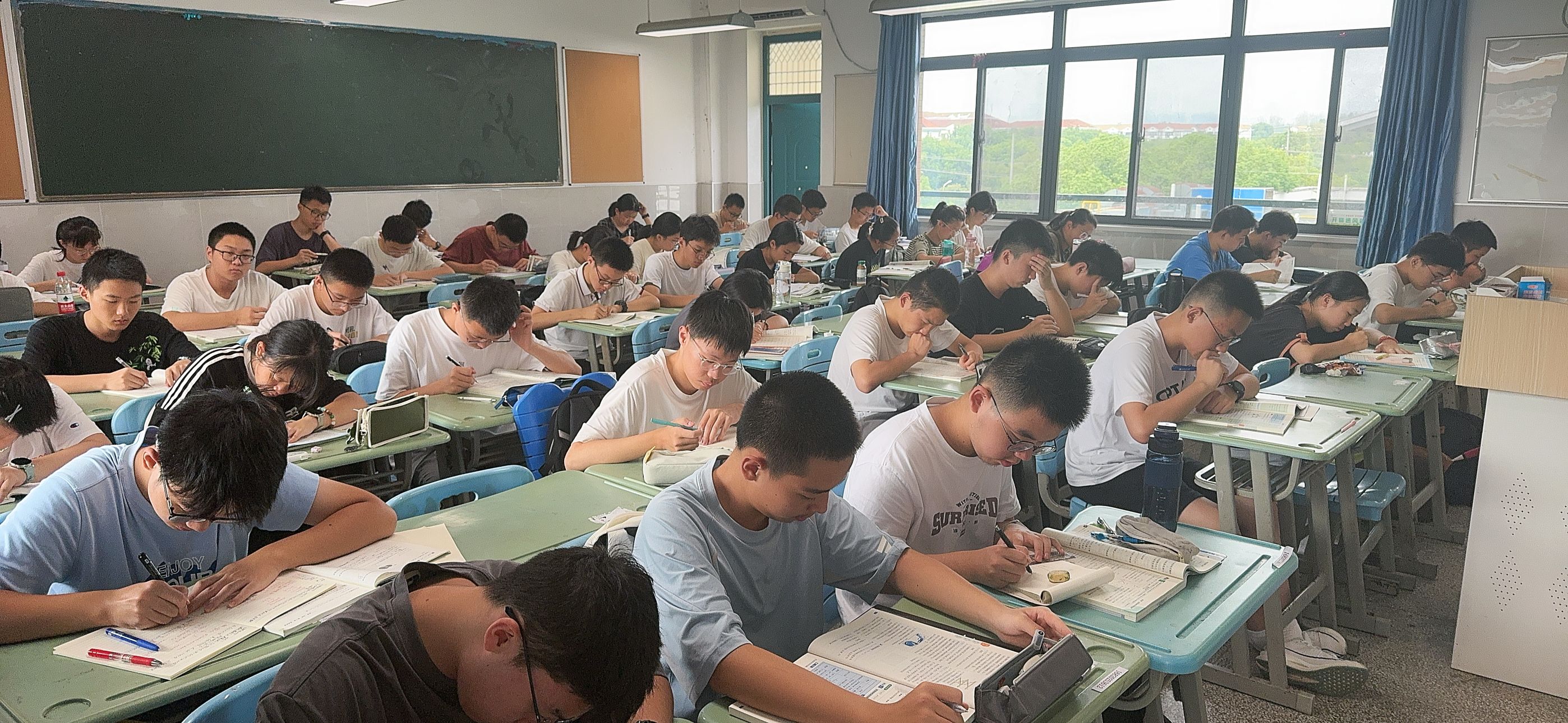 B7C812EBBE35FB3B2EF01A116FBB5D04