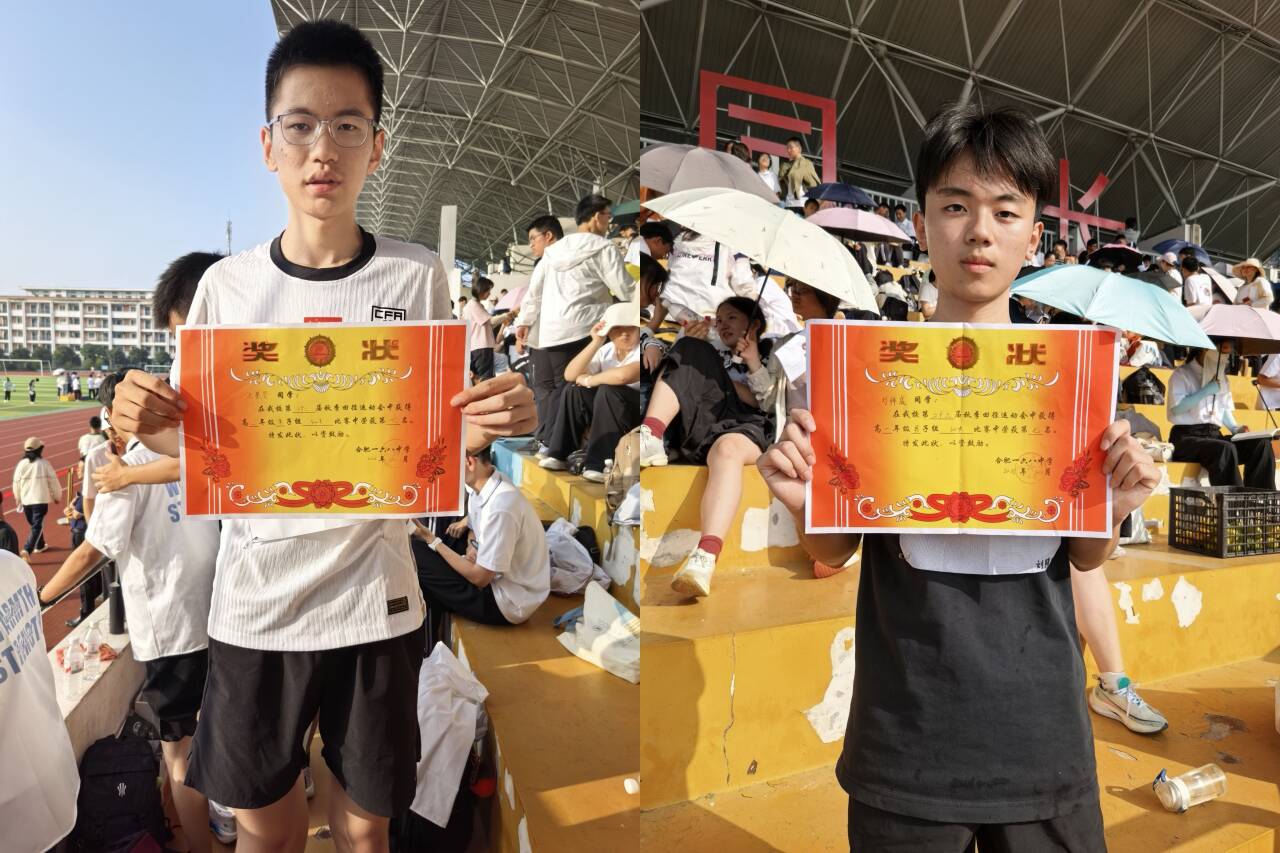 图片包含 人, 桌子, 男人, 站

AI 生成的内容可能不正确。